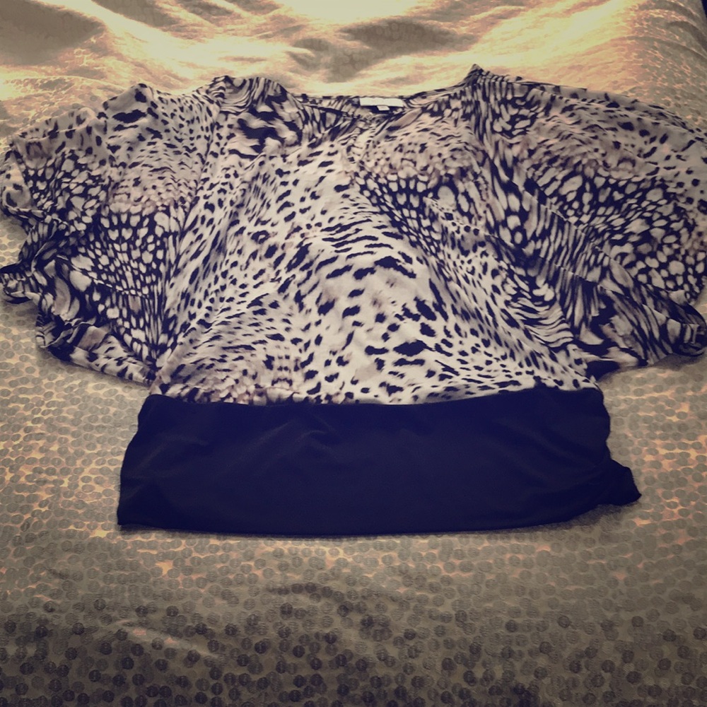 Cold shoulder top. Good condition